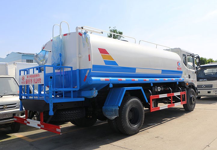 國五東風t3灑水車