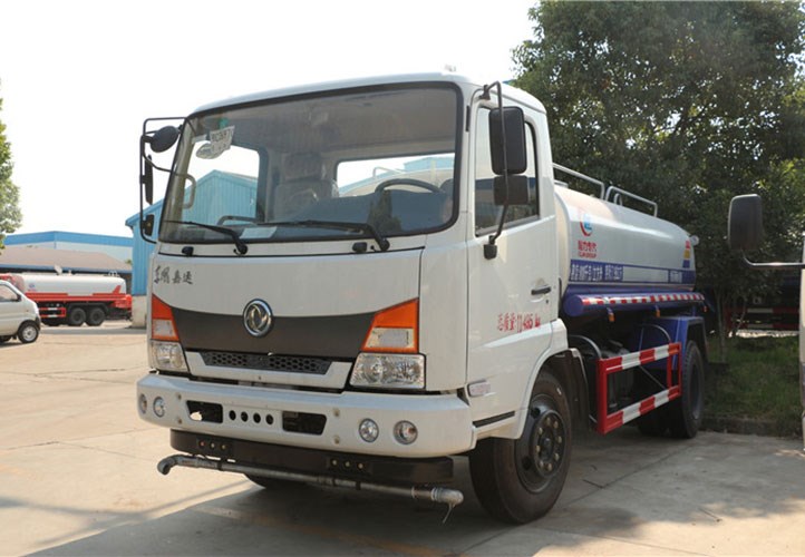 國五東風(fēng)嘉運10噸灑水車
