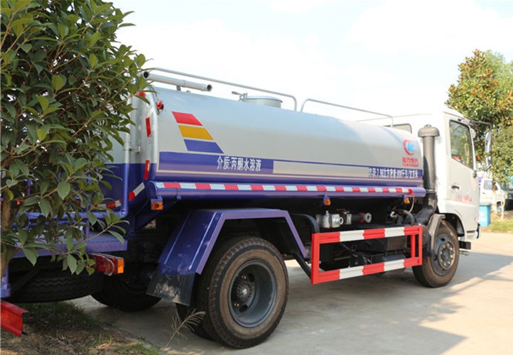 國五東風(fēng)嘉運10噸灑水車