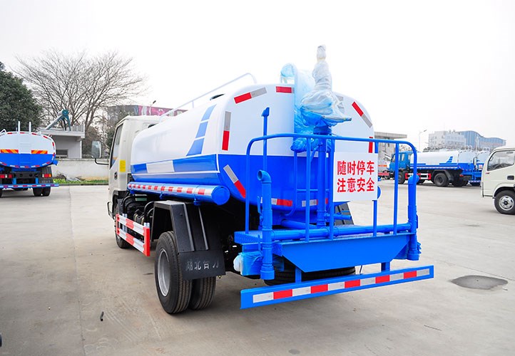 國五東風福瑞卡5噸灑水車