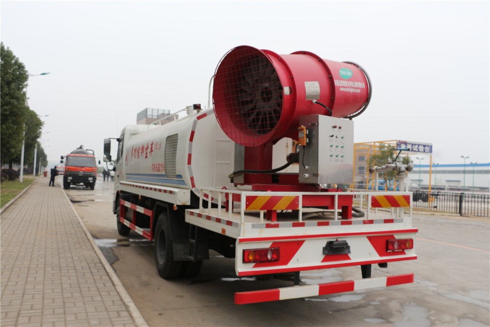 東風(fēng)天錦抑塵噴霧車