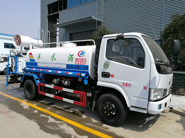 5方東風多利卡霧炮車（圓罐）